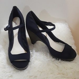 Nave blue wedged heel